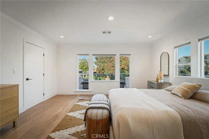 5115 West Boulevard, Los Angeles, California 90043