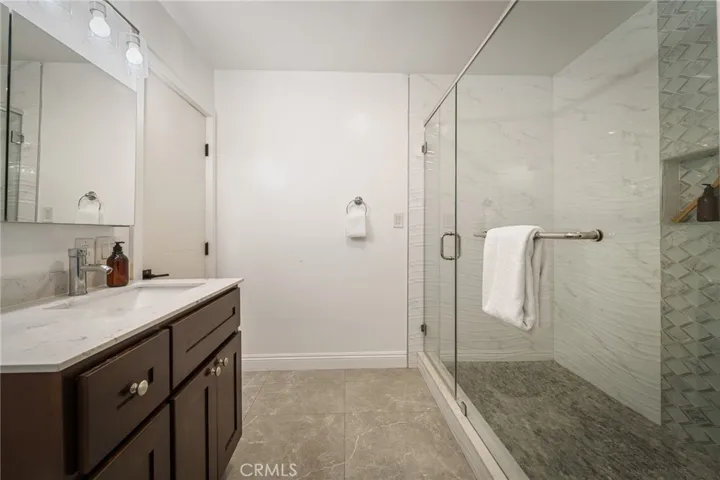 5115 West Boulevard, Los Angeles, California 90043
