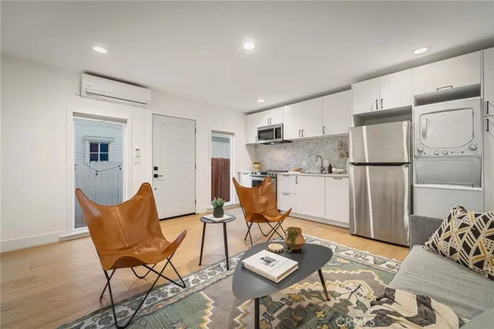 5115 West Boulevard, Los Angeles, California 90043