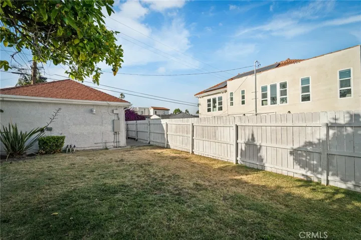 5115 West Boulevard, Los Angeles, California 90043