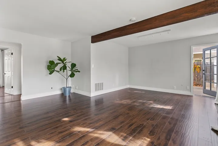 940 Dogwood, Costa Mesa, California 92627