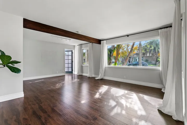 940 Dogwood, Costa Mesa, California 92627