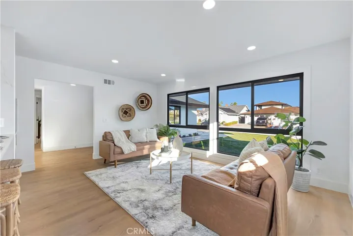 21211 Binghampton Circle, Huntington Beach, California 92646