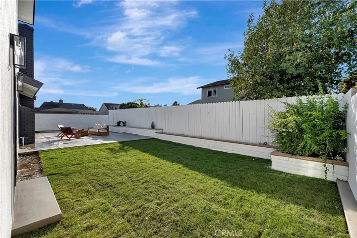 21211 Binghampton Circle, Huntington Beach, California 92646