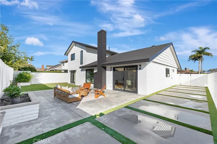 21211 Binghampton Circle, Huntington Beach, California 92646