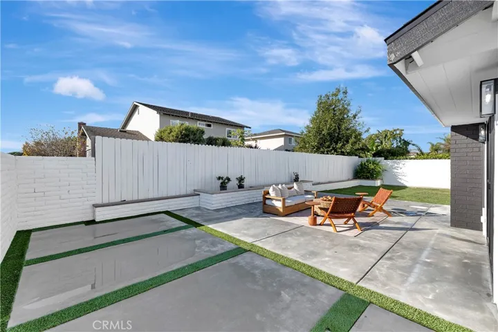 21211 Binghampton Circle, Huntington Beach, California 92646