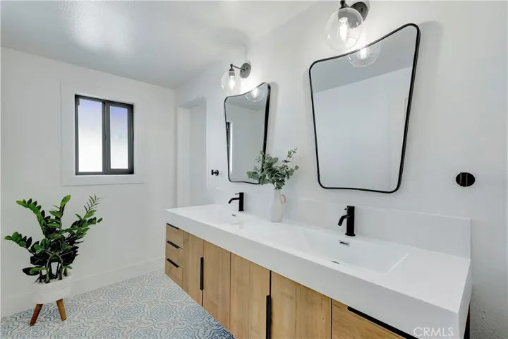 21211 Binghampton Circle, Huntington Beach, California 92646
