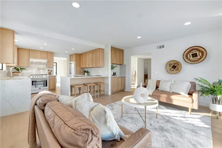 21211 Binghampton Circle, Huntington Beach, California 92646