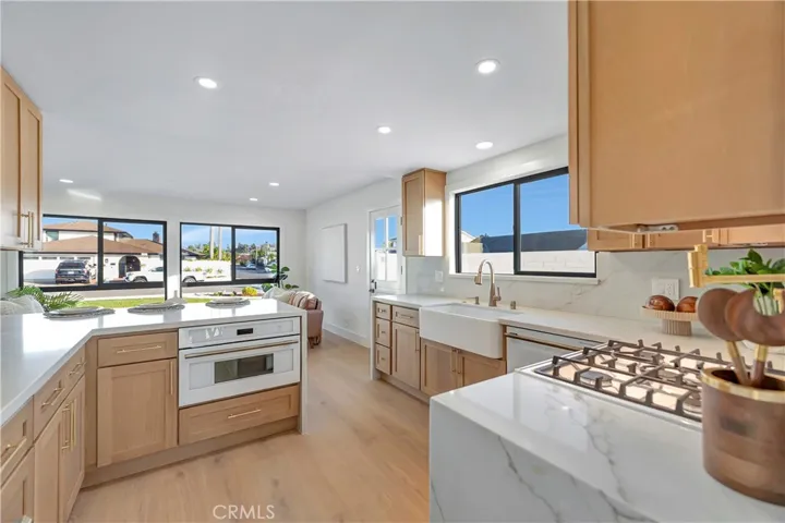 21211 Binghampton Circle, Huntington Beach, California 92646