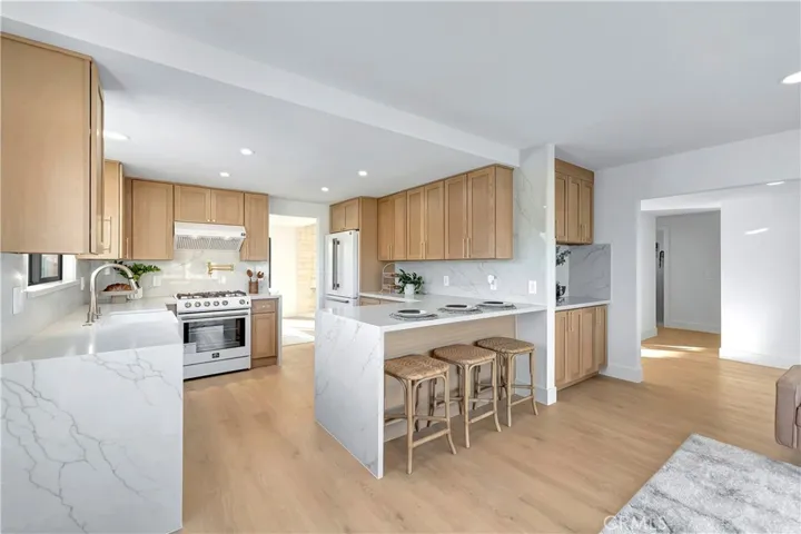 21211 Binghampton Circle, Huntington Beach, California 92646