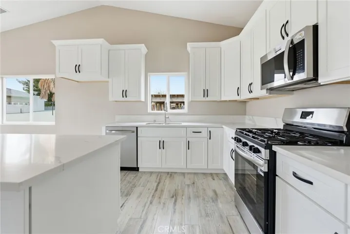 18660 Juniper St, Hesperia, California 92345