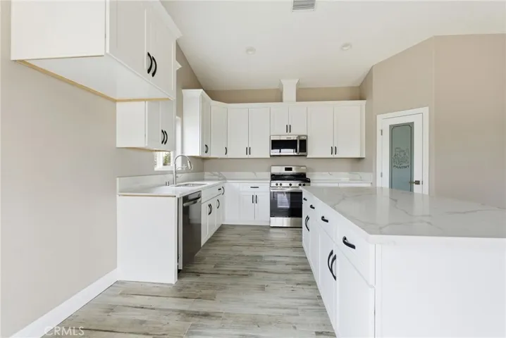 18660 Juniper St, Hesperia, California 92345