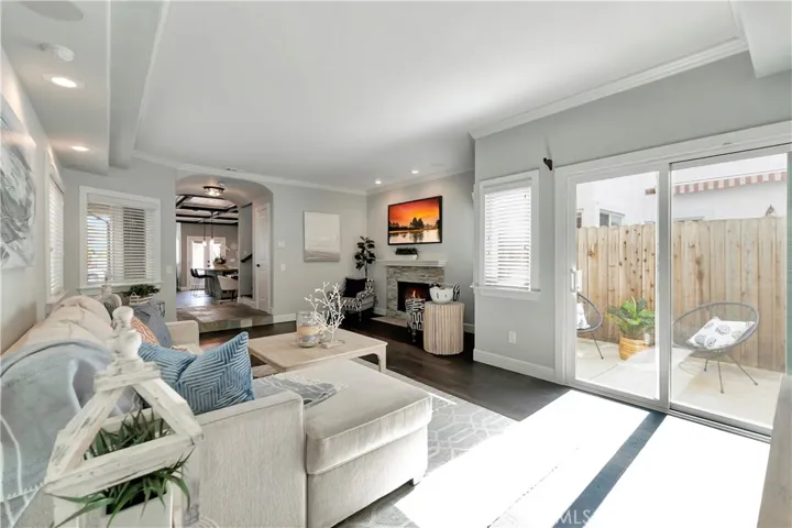621 8th Street, Huntington Beach, California 92648