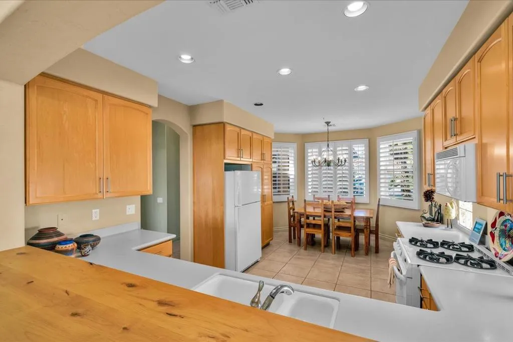 48310 Casita Drive, La Quinta, California 92253 home-pic-6