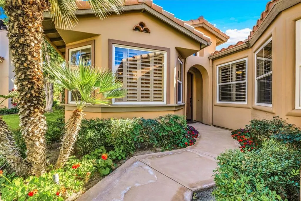 48310 Casita Drive, La Quinta, California 92253 home-pic-2
