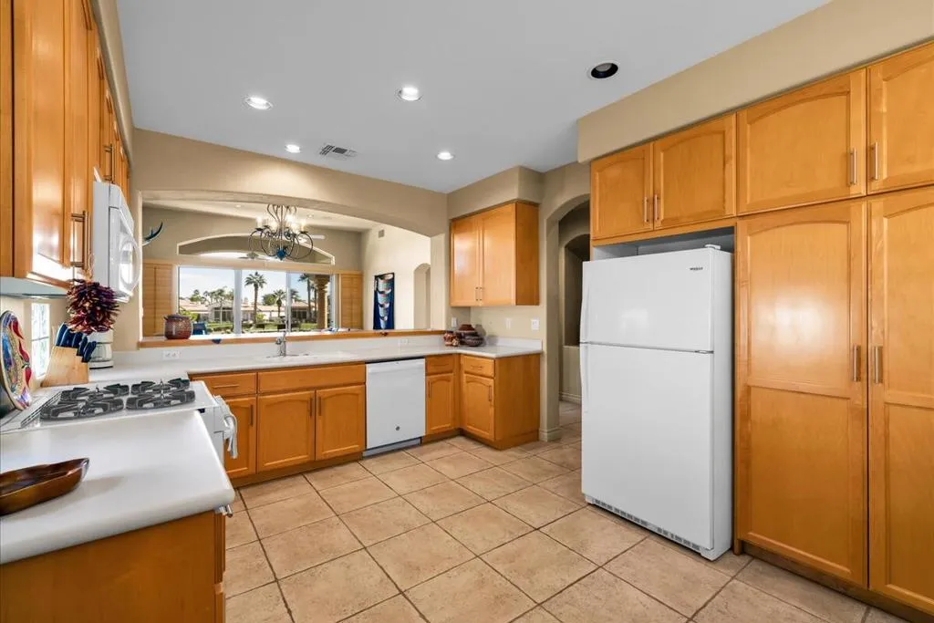 48310 Casita Drive, La Quinta, California 92253 home-pic-18