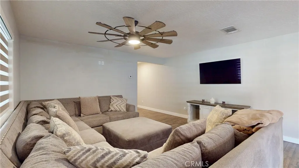 7610 Glider Avenue, Hesperia, California 92345 home-pic-16