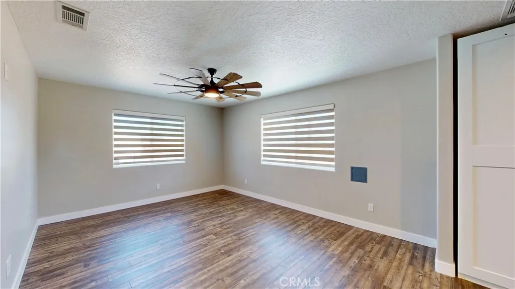 7610 Glider Avenue, Hesperia, California 92345 home-pic-7
