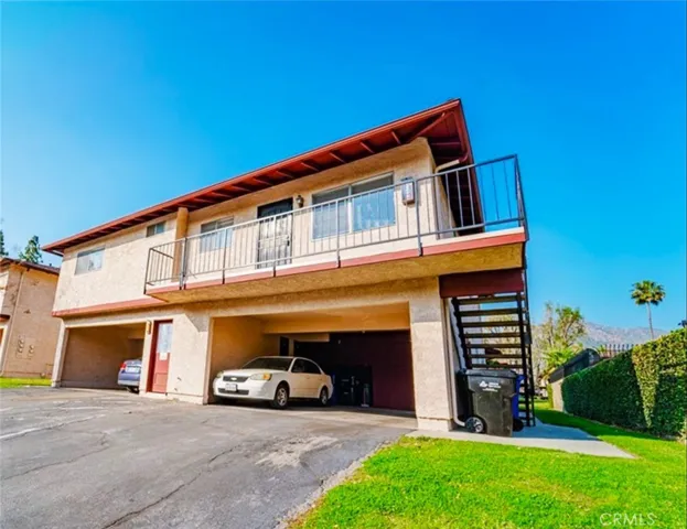 1126 W Calle De La Luna # 4, Azusa, California 91702