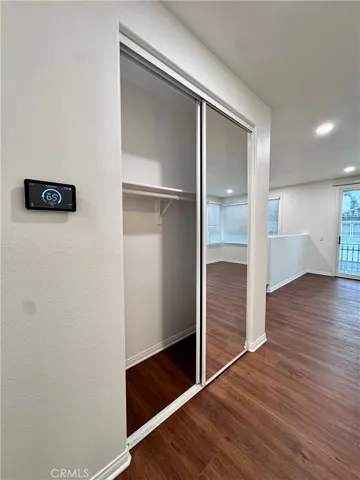 Entrance to main bedroom with closet