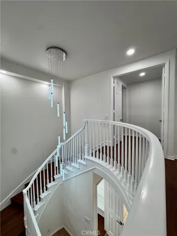 Winding stairs to connect both levels
