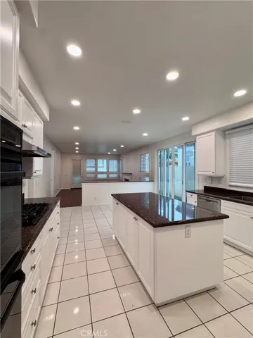 Kitchen with island