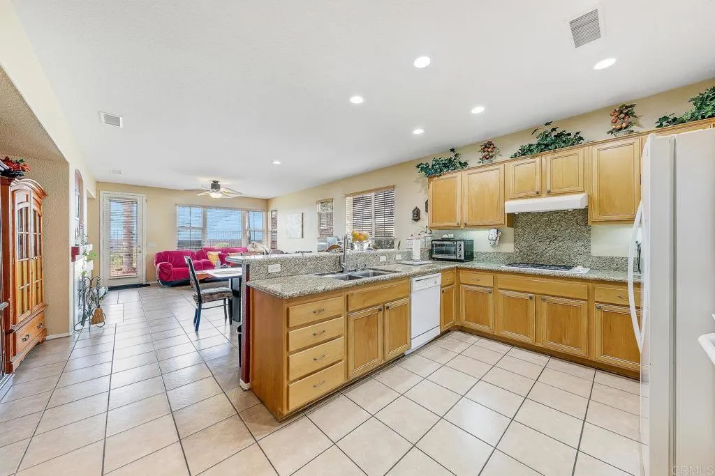 1548 Loma Alta, San Marcos, California 92069 home-pic-12