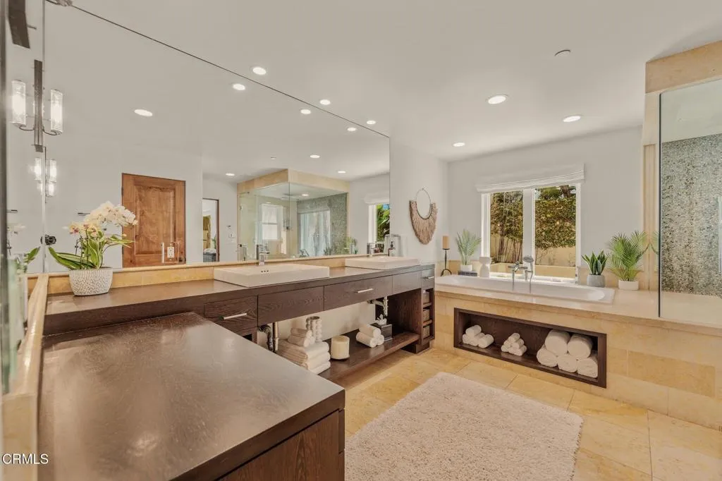 1158 Shelburn Lane, Ventura, California 93001 home-pic-36