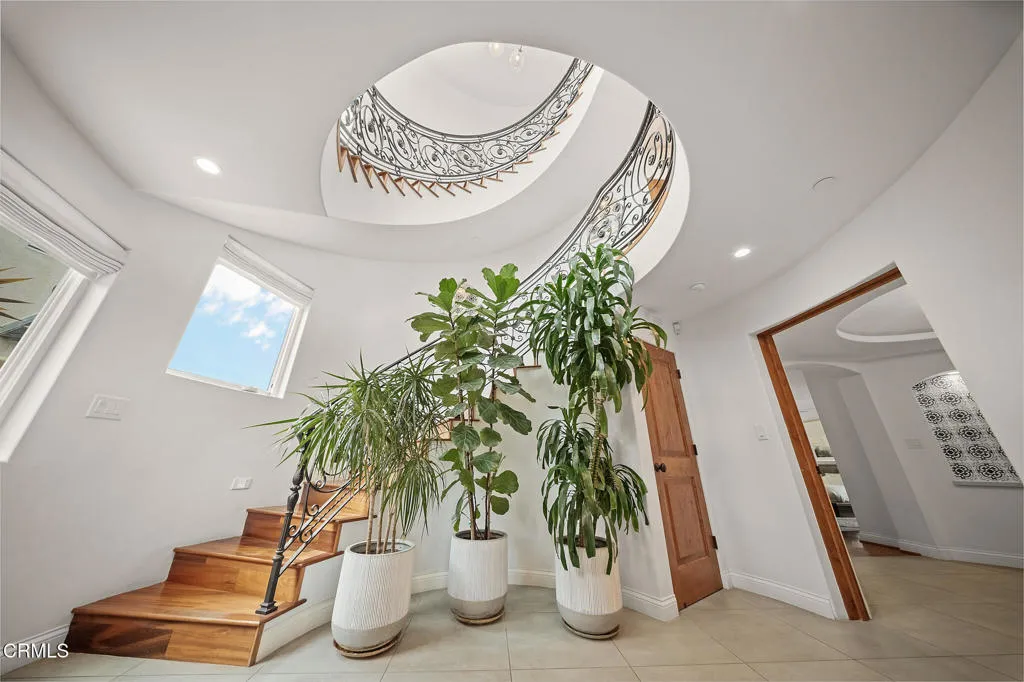 1158 Shelburn Lane, Ventura, California 93001 home-pic-11