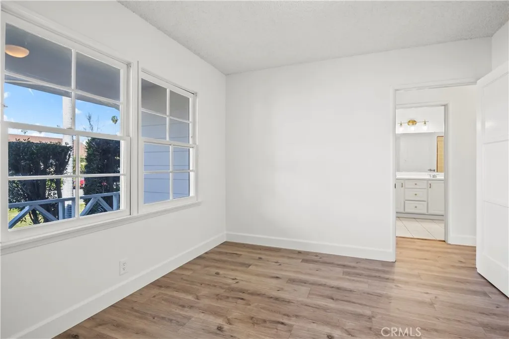 9530 Rives Avenue, Downey, California 90240 home-pic-22