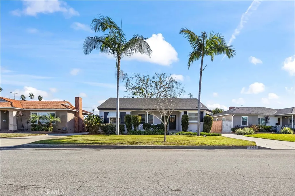 9530 Rives Avenue, Downey, California 90240 home-pic-45