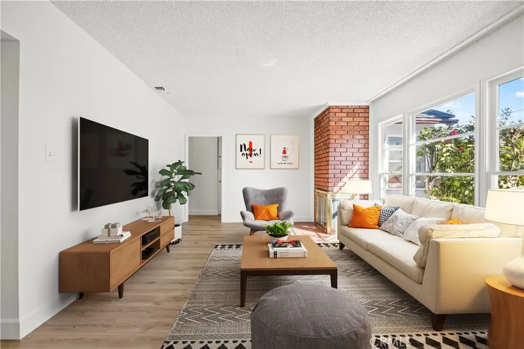 9530 Rives Avenue, Downey, California 90240 home-pic-7