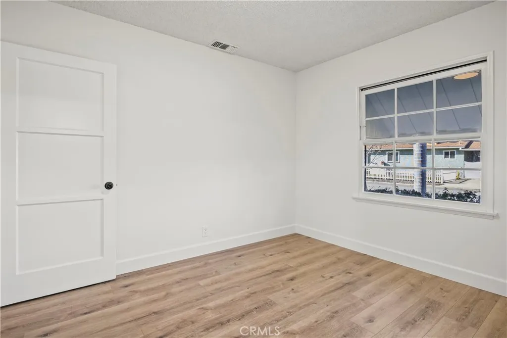 9530 Rives Avenue, Downey, California 90240 home-pic-24
