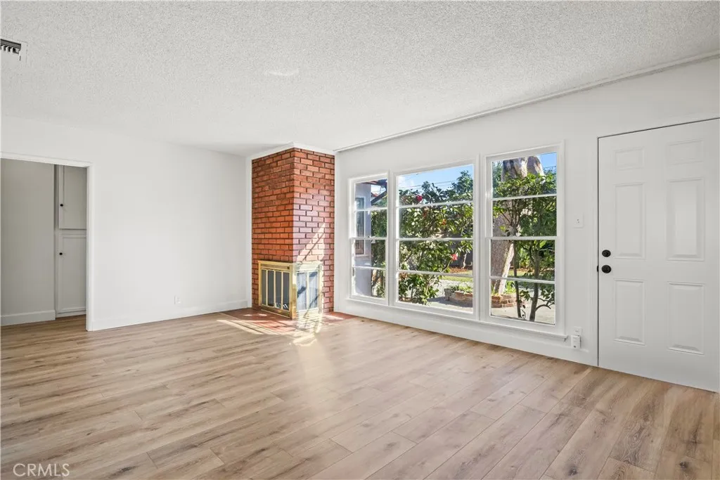 9530 Rives Avenue, Downey, California 90240 home-pic-10