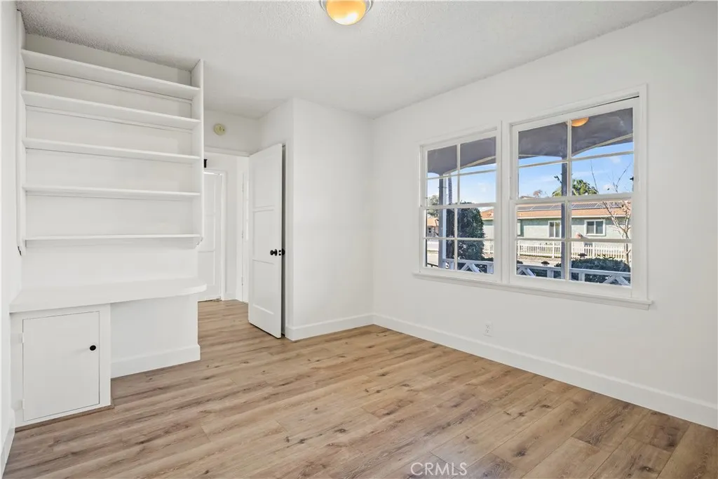 9530 Rives Avenue, Downey, California 90240 home-pic-20