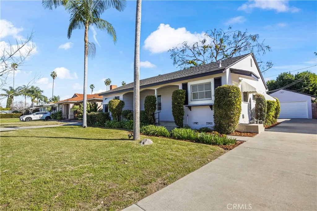 9530 Rives Avenue, Downey, California 90240 home-pic-3