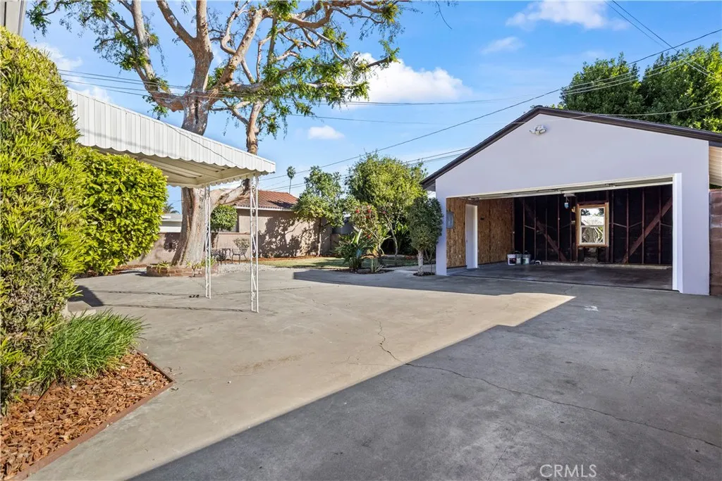 9530 Rives Avenue, Downey, California 90240 home-pic-32