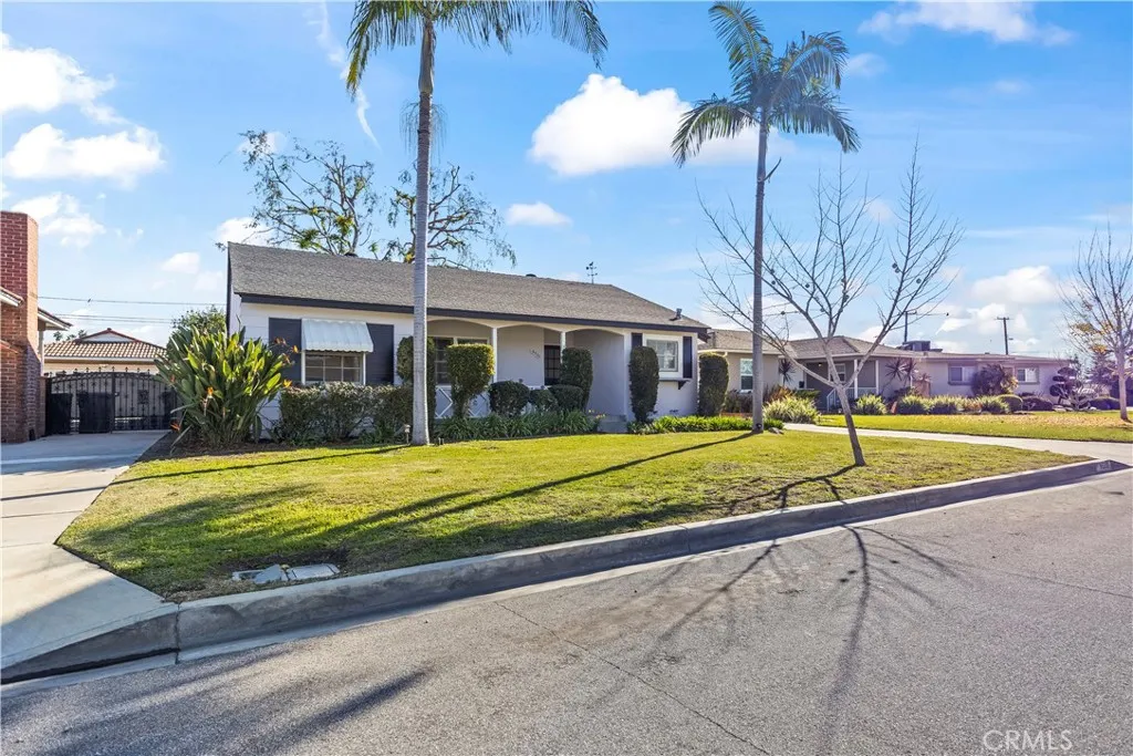 9530 Rives Avenue, Downey, California 90240 home-pic-44