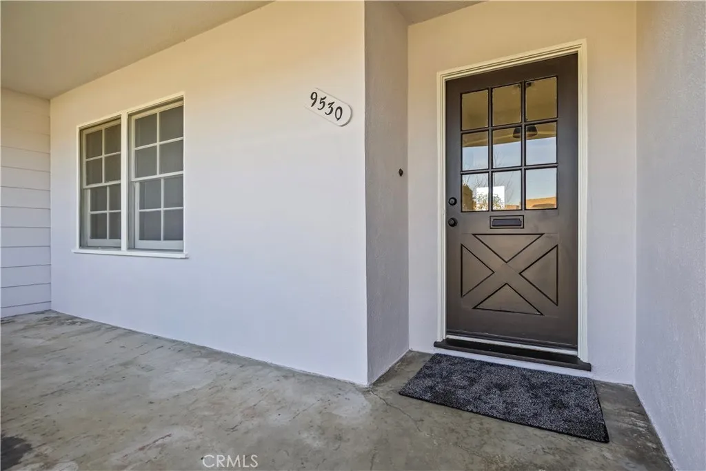 9530 Rives Avenue, Downey, California 90240 home-pic-4