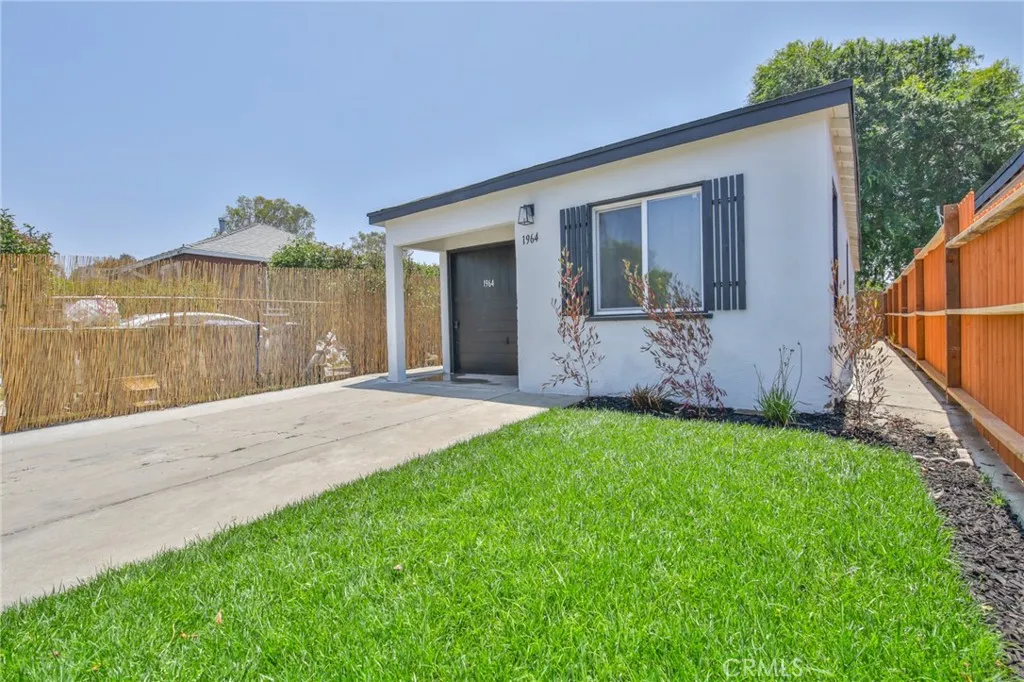 1964 E 114th Street, Los Angeles, California 90059 home-pic-6