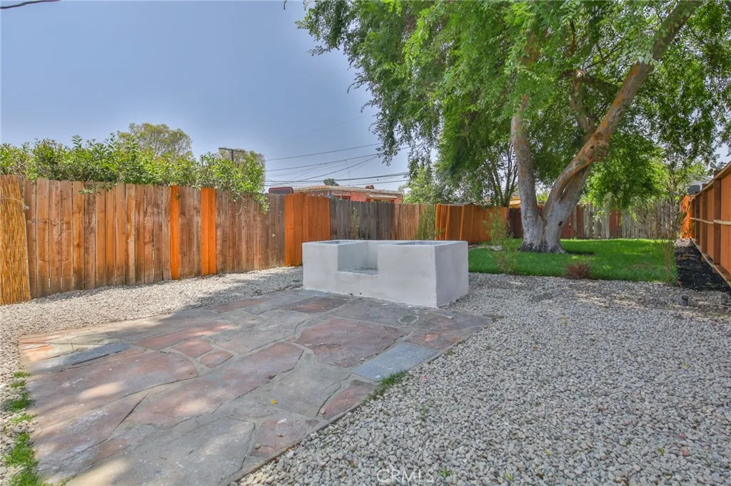 1964 E 114th Street, Los Angeles, California 90059 home-pic-25