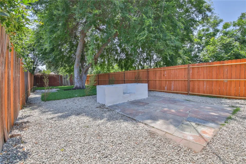 1964 E 114th Street, Los Angeles, California 90059 home-pic-24