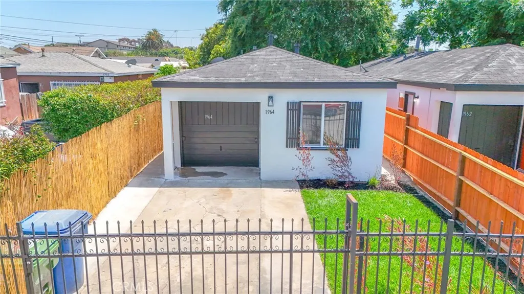 1964 E 114th Street, Los Angeles, California 90059 home-pic-4