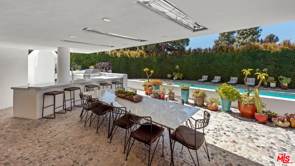 211 S Muirfield Road, Los Angeles, California 90004 home-pic-22