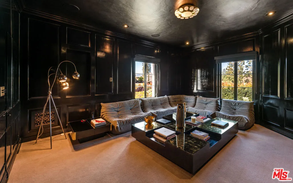 211 S Muirfield Road, Los Angeles, California 90004 home-pic-17
