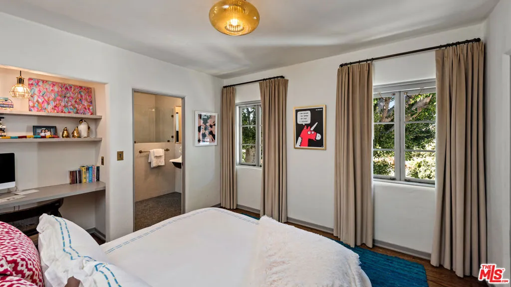 211 S Muirfield Road, Los Angeles, California 90004 home-pic-33