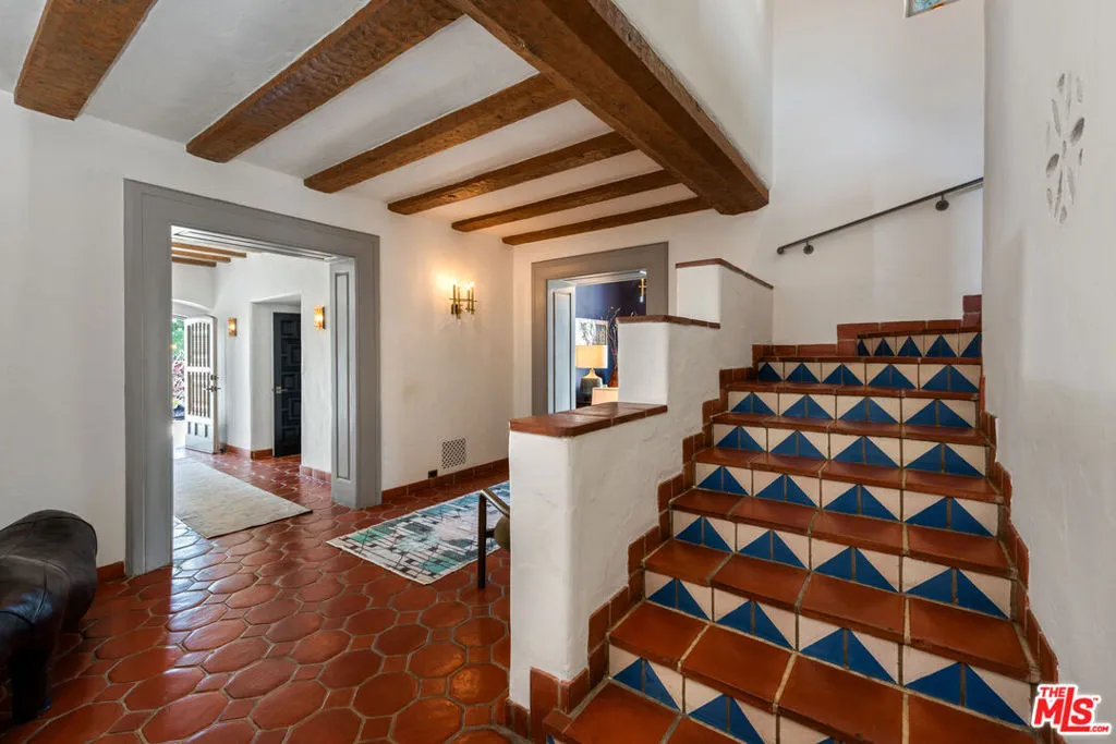 211 S Muirfield Road, Los Angeles, California 90004 home-pic-7