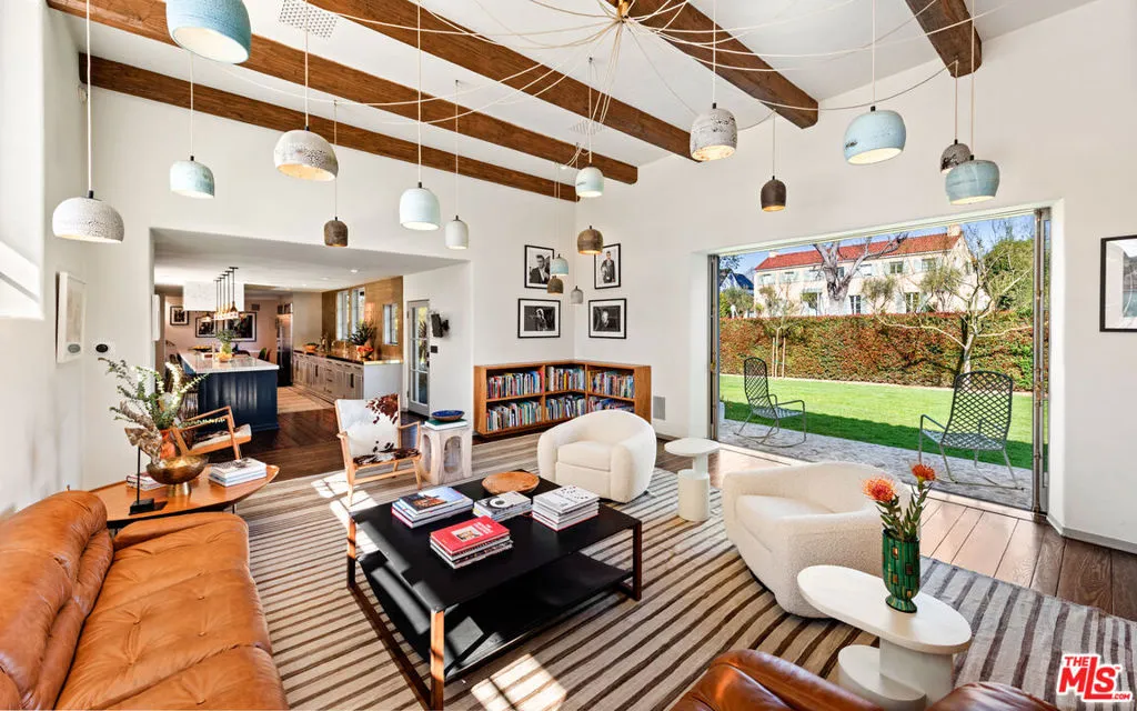 211 S Muirfield Road, Los Angeles, California 90004 home-pic-13
