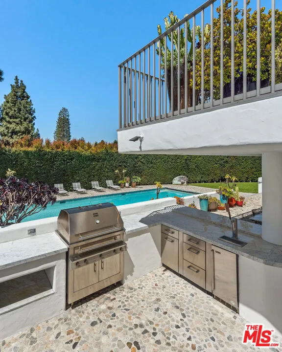 211 S Muirfield Road, Los Angeles, California 90004 home-pic-19