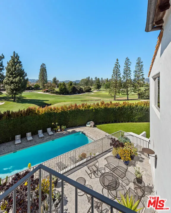211 S Muirfield Road, Los Angeles, California 90004 home-pic-30